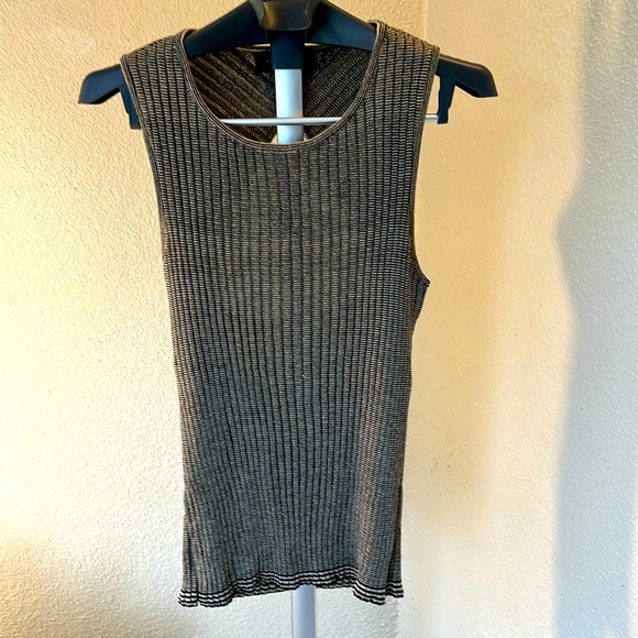 St. John Knits Shell with Cut Outs - Picture 2 of 7